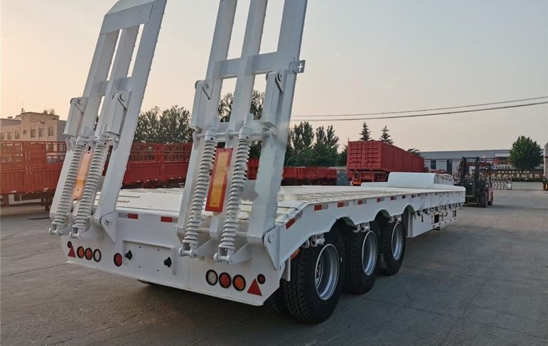 3-Axle 40ft 80T Lowbed Semi Trailer